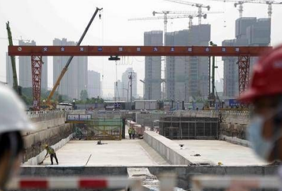 鋼絲繩電動葫蘆加快西安地鐵車站主體結(jié)構(gòu)封頂速度